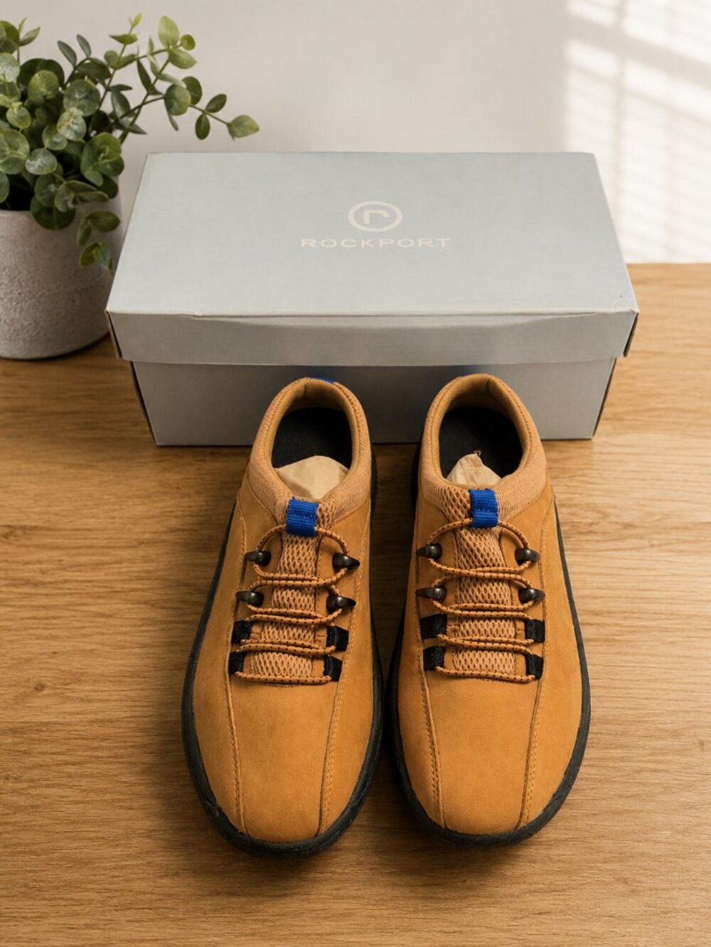 NWT/NIB Rockport Bayfront Tan Comfort Walking Shoes | Women's 7.5 Wide